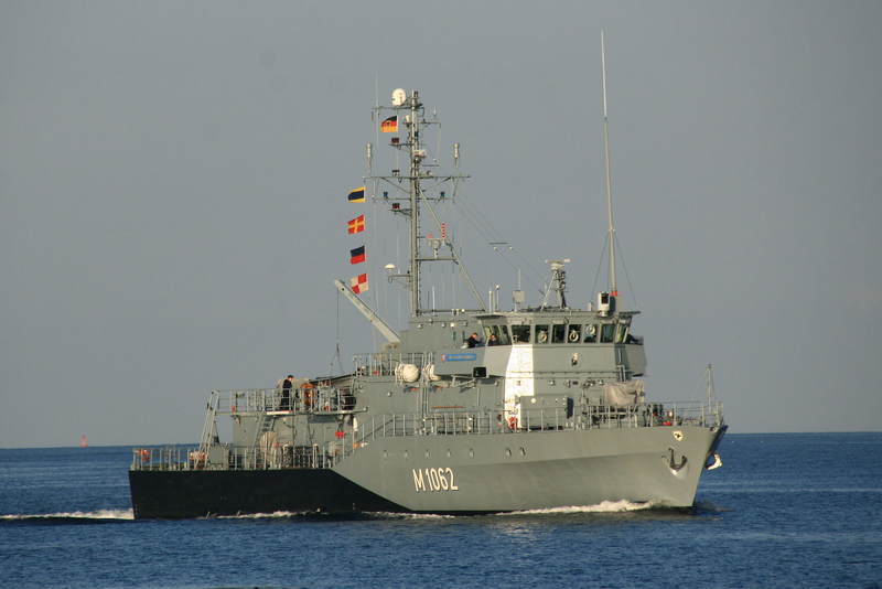 GERMAN WARSHIP M1062