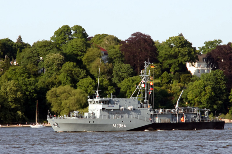 GERMAN WARSHIP M1064