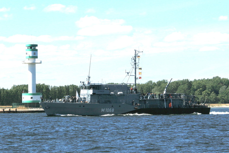 GERMAN WARSHIP M1068