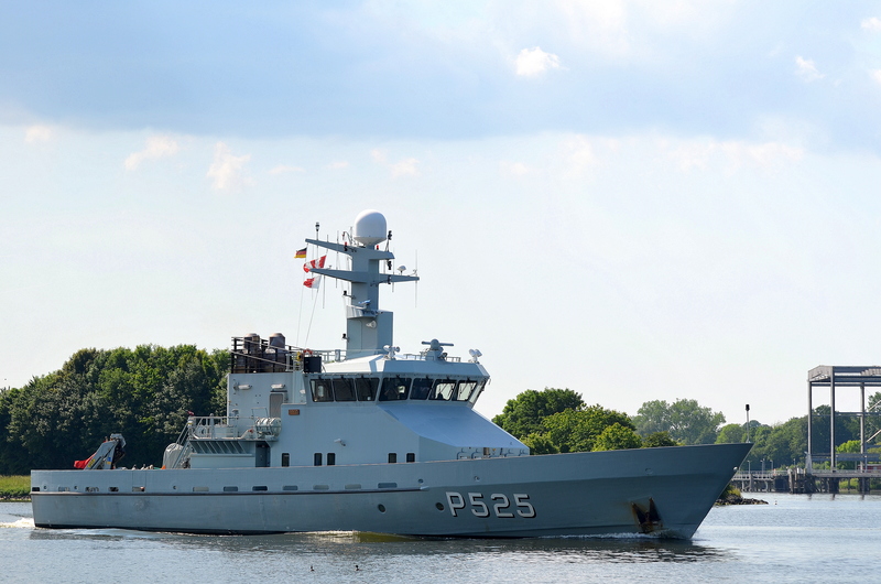 DANISH WARSHIP P525